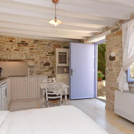 Good Life Greece Eco Posidhonia (Syros)