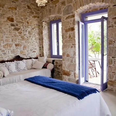 Good Life Greece Eco Posidhonia (Syros)